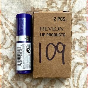 Revlon Lipstick 109 Up In Flames 2 Pack NWT